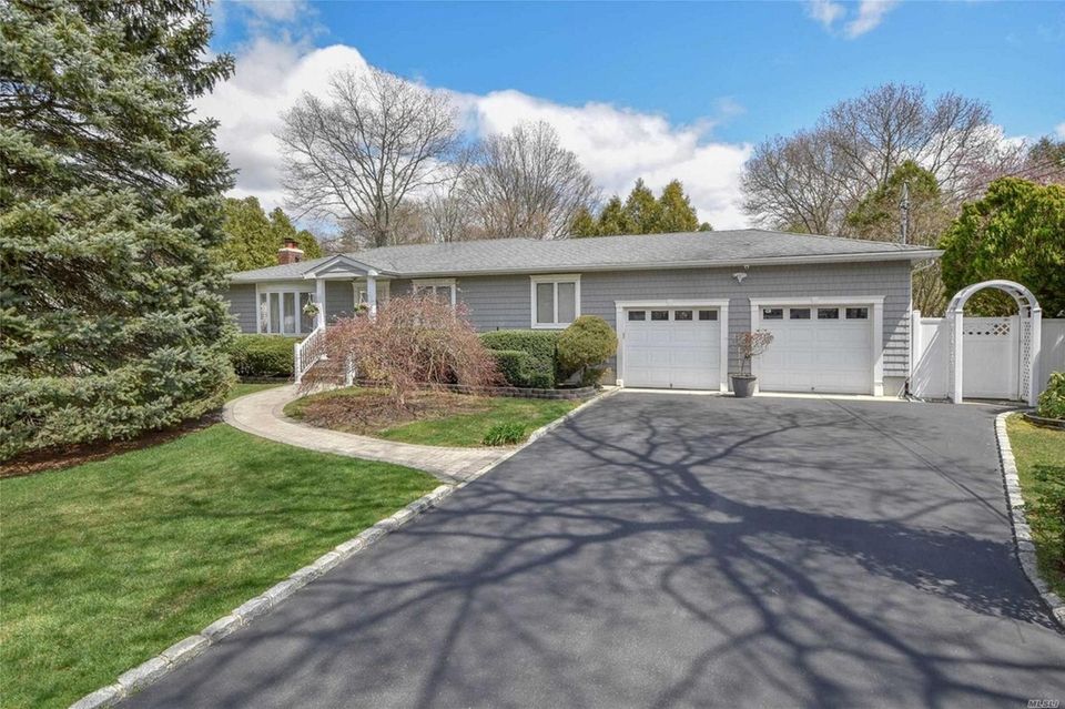 This Medford ranch includes three bedrooms and 1