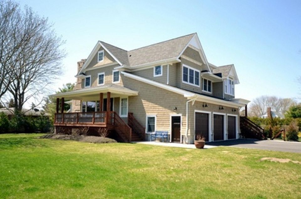 This Westhampton postmodern includes four bedrooms and three