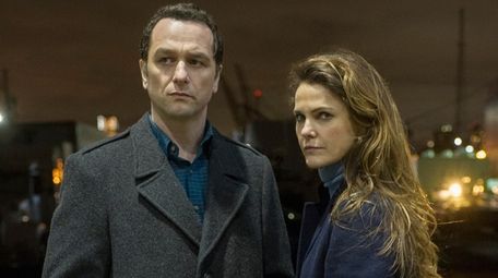 Matthew Rhys and Keri Russell in the series