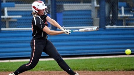 Babylon's Emily Bell gets a single against Oyster