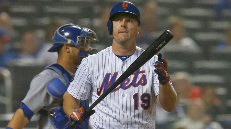 Jay Bruce of the Mets strikes out against