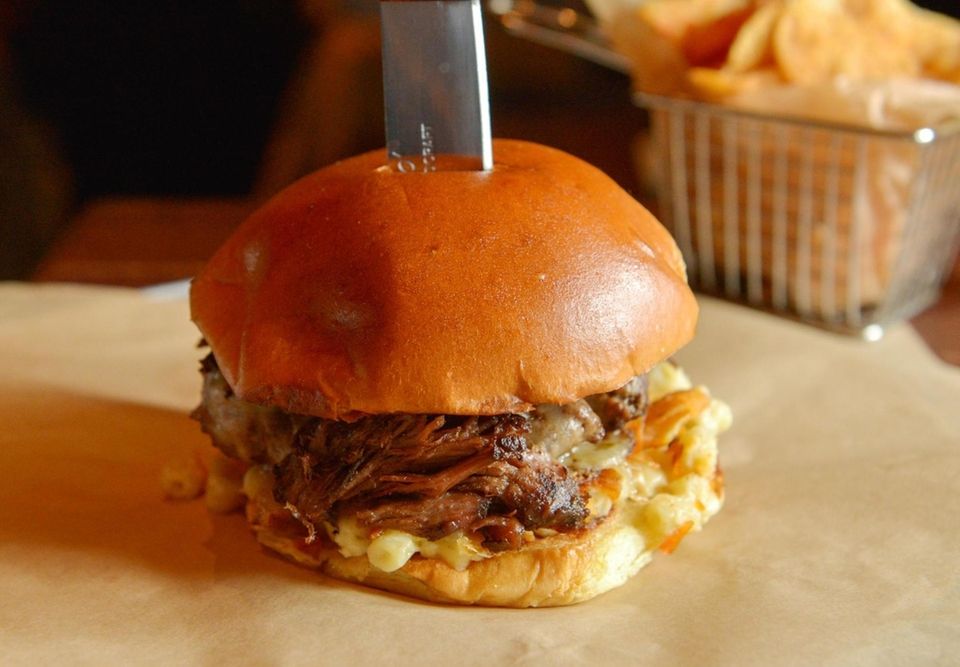 kitchen sink burger red robin