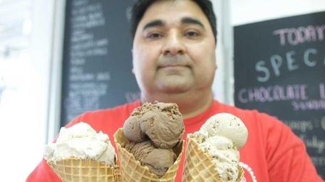 Magic Fountain owner Ali Chouldry makes homemade ice