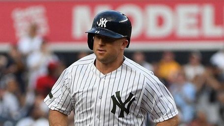 Yankees center fielder Brett Gardner rounds the bases