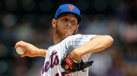 Zack Wheeler of the Mets pitches in the