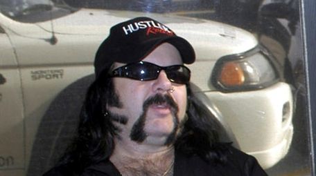 Vinnie Paul in Amarillo, Tex., 2004. Alice Cooper