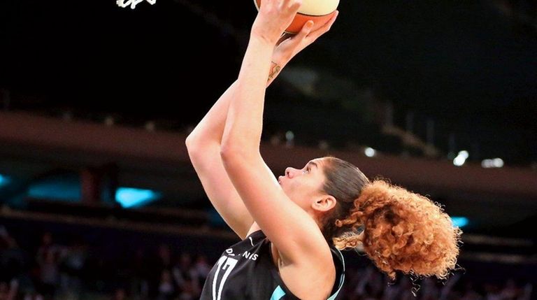 NY Liberty center Amanda Zahui B. goes in
