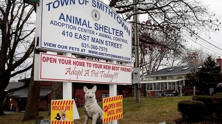 The Smithtown Animal Shelter has annual costs of