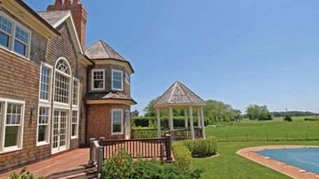 New home in Water Mill on the market