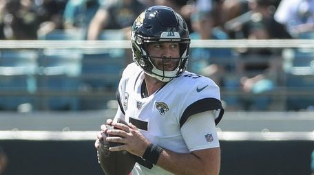 Jaguars quarterback Blake Bortles drops back against the