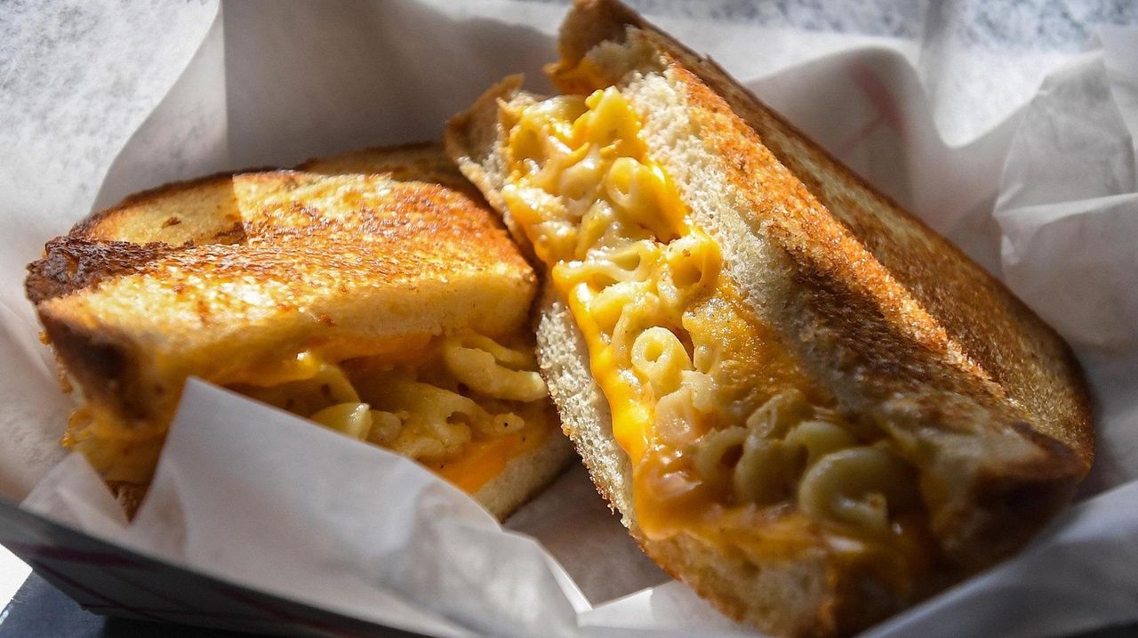 Long Island Restaurants Serving Over The Top Grilled Cheese Newsday