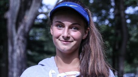 Rachel Arbitman of Hewlett wins the Nassau girls
