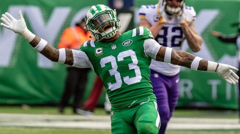 Jets' Jamal Adams celebrates a missed field goal
