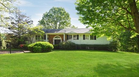This Kings Point home is available for $1.828