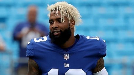 Odell Beckham of the Giants warms up against