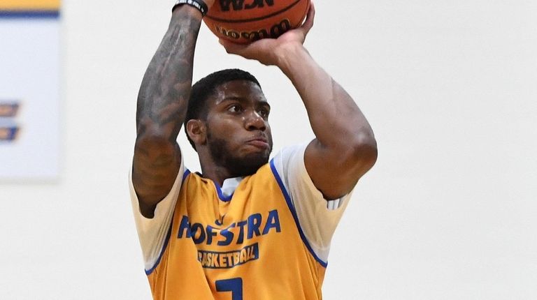 Hofstra guard Justin Wright-Foreman averaged 24.4 points,
