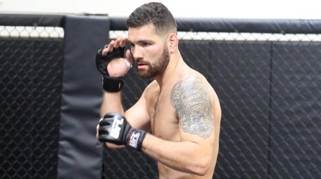 UFC middleweight Chris Weidman, from Baldwin, prepares for