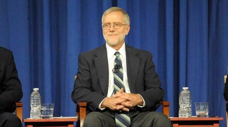 Howie Hawkins speaks during a gubernatorial debate at
