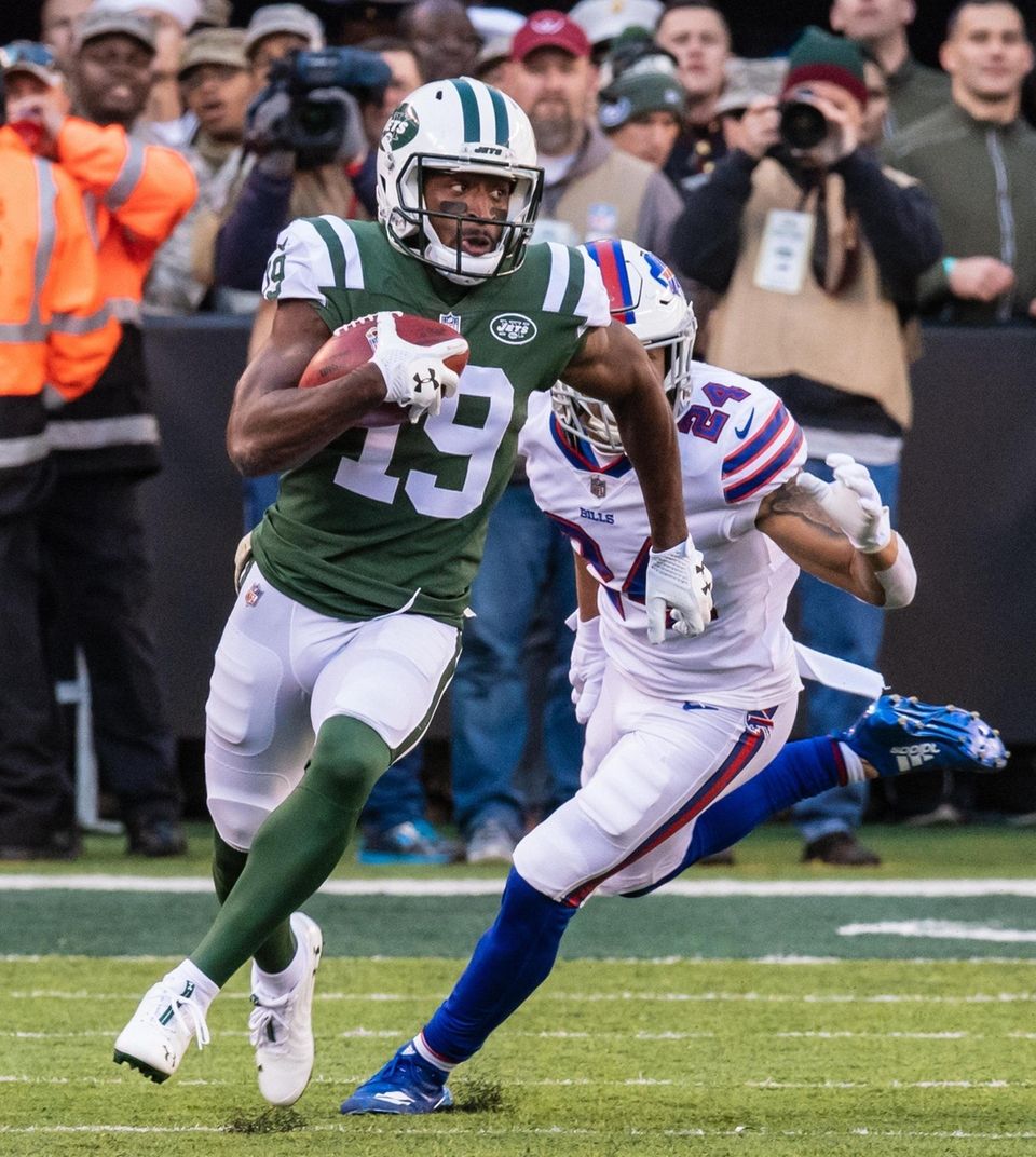 New York Jets wide receiver Andre Roberts (19)