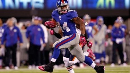 File photo of Giants' running back Ahmad Bradshaw.
