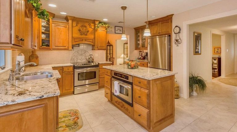 3 Long Island Houses For Sale With Radiant Heated Floors