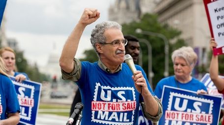 American Postal Workers Union president Mark Dimondstein speaks