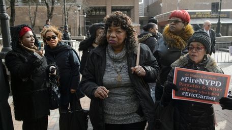 Gwen Carr, Eric Garner's mother, exits One Police