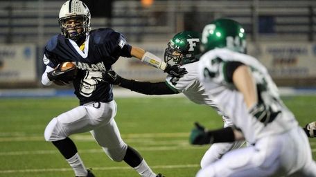 LI high school football receiving records | Newsday