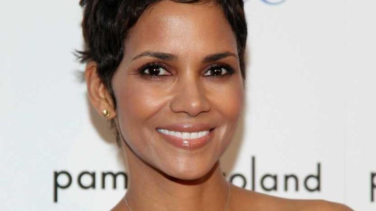 Halle Berry Doesn T Want Kim Kardashian Around Her Daughter Newsday