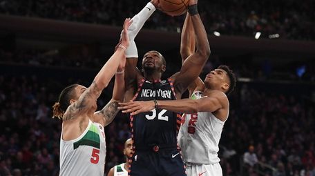 Noah Vonleh of the NY Knicks is guarded