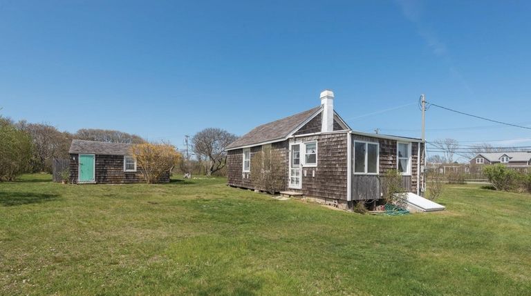 2 Montauk Cottages List For 3 99m Newsday