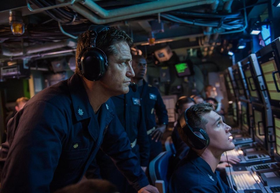 Gerard Butler is an American submarine commander on
