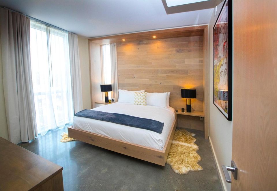 A one bedroom suite at the Preston House