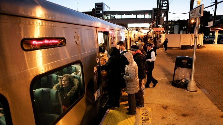 Lirr Has Worst On Time Performance Since 99 Despite