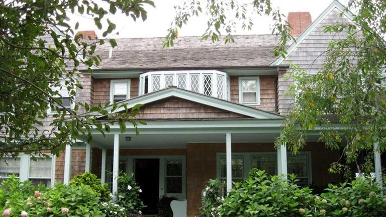 Rich Cribs East Hampton S Grey Gardens For Rent Newsday