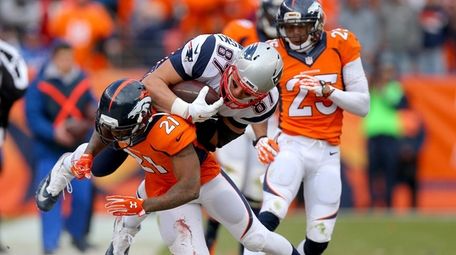 Aqib Talib, now with the Rams, tackles Rob