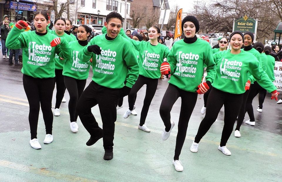: Hampton Bays at 11 a.m. ROUTE: Start