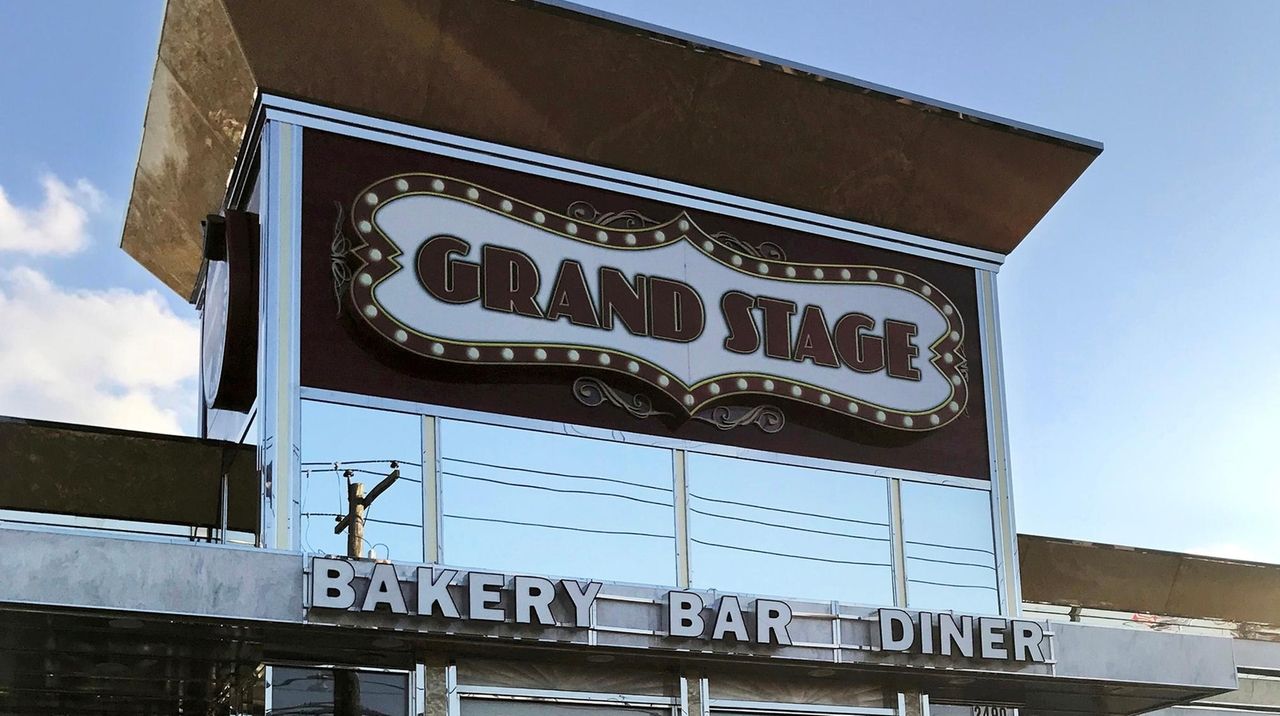 Grand Stage diner reopens in East Meadow | Newsday