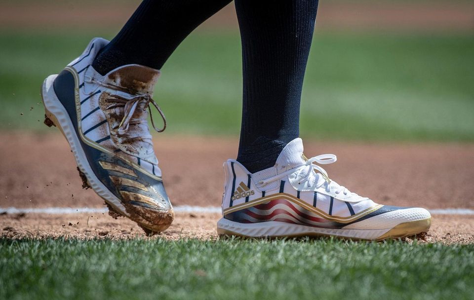 aaron judge field of dreams shoes
