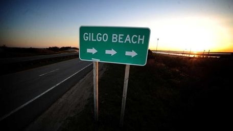 A Gilgo Beach sign along the westbound side