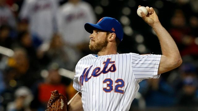 Steven Matz #32 of the Mets pitches during... Steven Matz #32 of the Mets pitches during