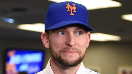 Jed Lowrie was introduced at Citi Field on