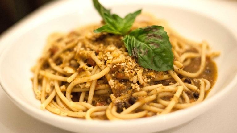 Bucatini con le sarde, thick pasta with sardines,