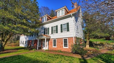 This Stony Brook home served as a boardinghouse
