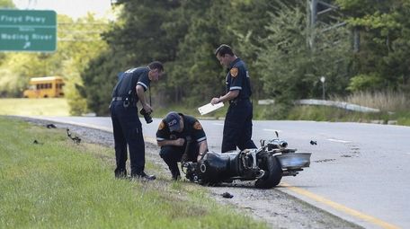 ridge motorcycle crash motorcyclist killed investigators fatal scene newsday carbone thursday james credit