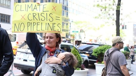 Many New Yorkers against the Williams pipeline protested