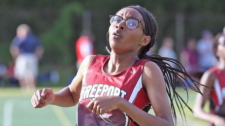 Alexandria Yarbrough of Freeport wins the girls 400-meter
