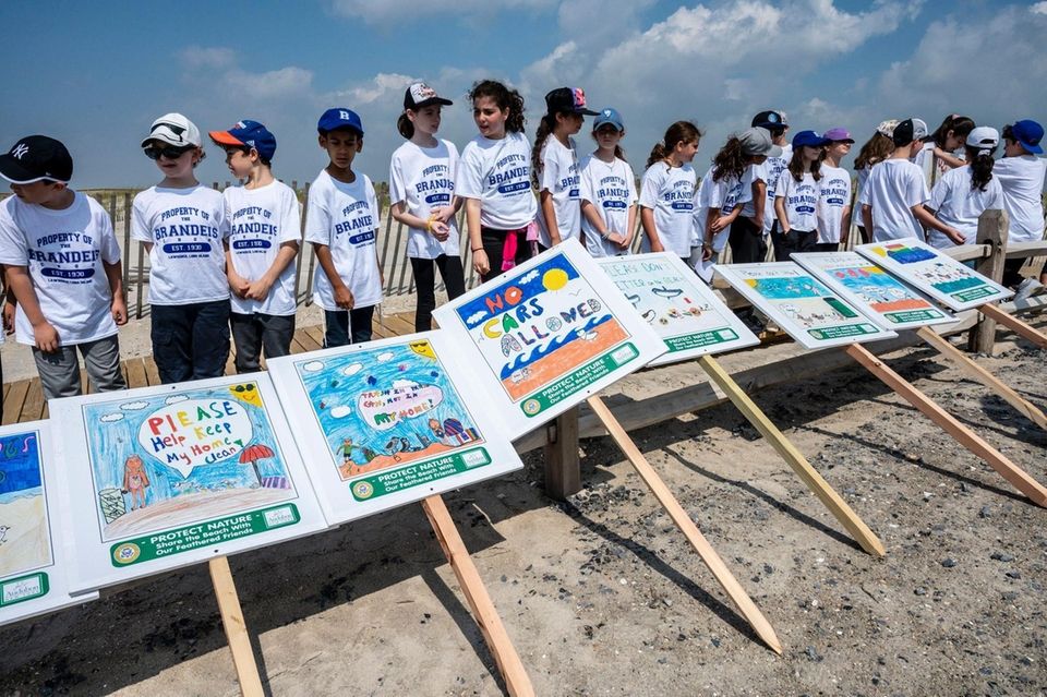 4th graders from Brandeis school in Lawrence joined