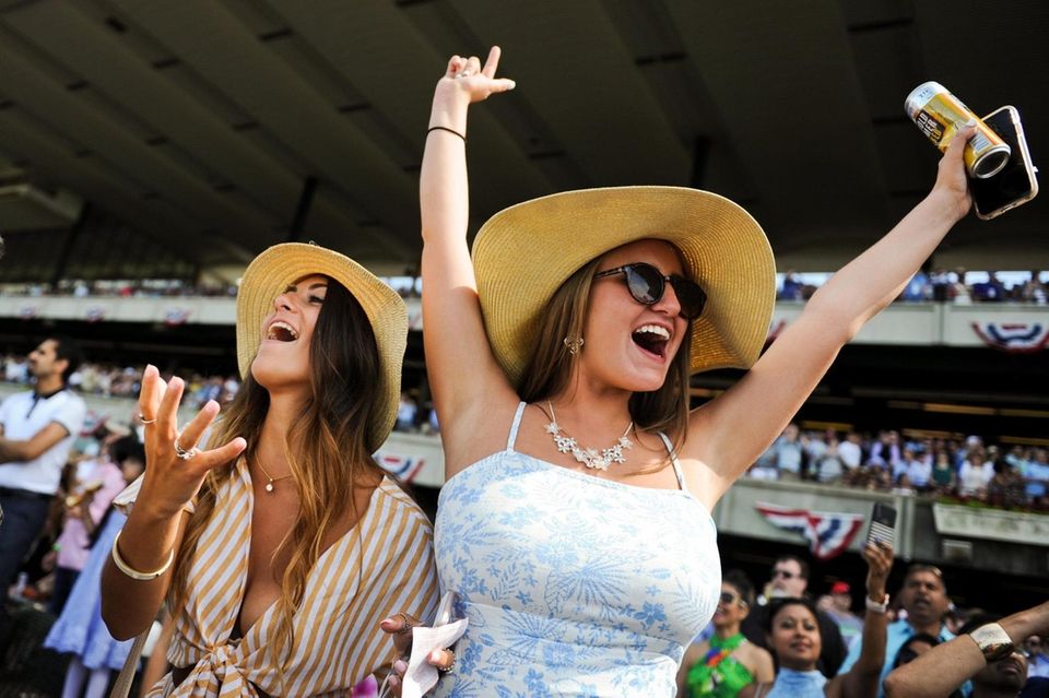 Diana Marcantonio, left, and Tracy Daley, both of