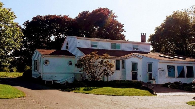 This 17½-acre Cutchogue farm is on the market